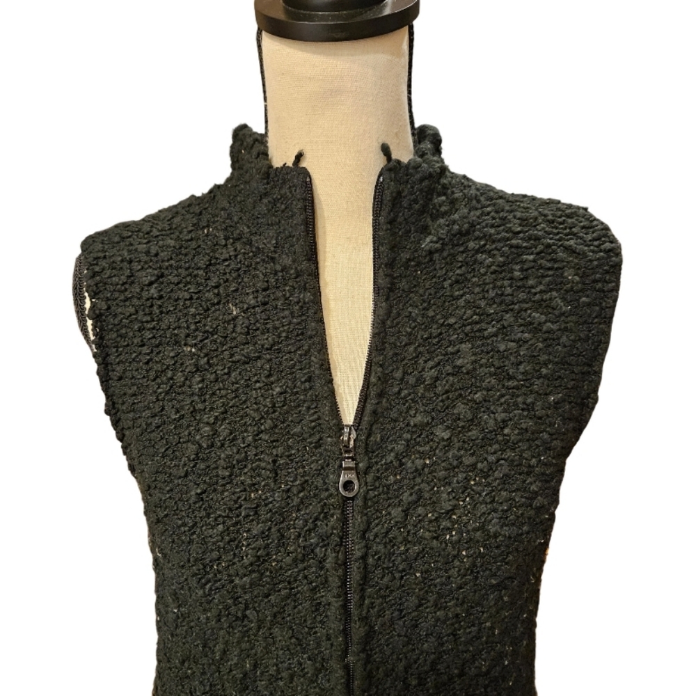 EP Pro Black Vest - Picture 2 of 6